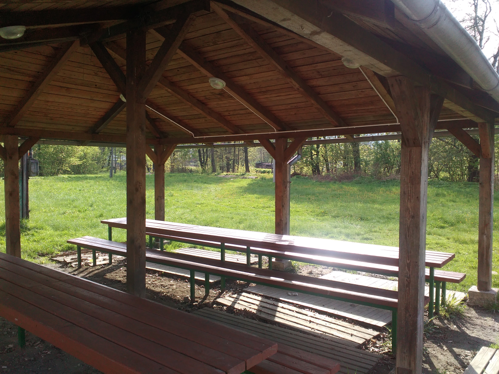 venkovní altánek s jídelnou.jpg